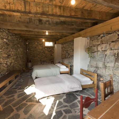 Mas Rural El Negre Hostel Ogassa Kültér fotó